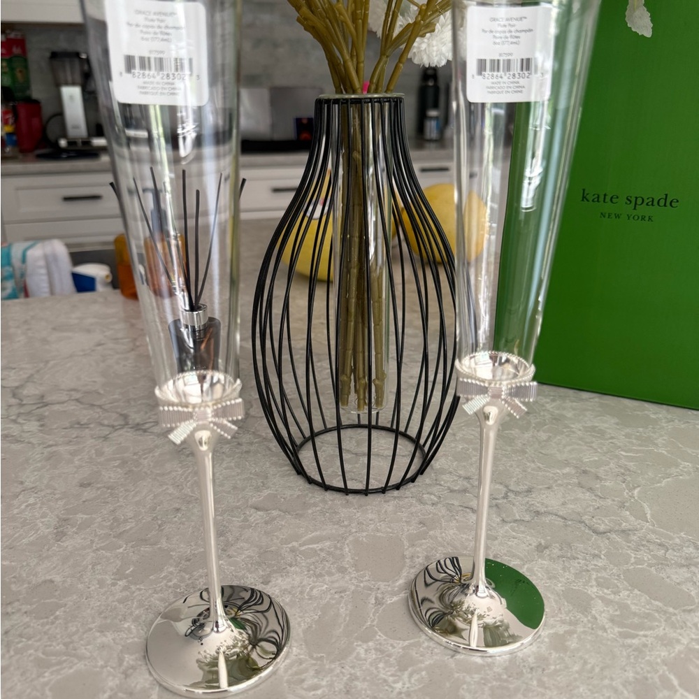Kate Spade Grace Avenue champagne flutes - Picture 3 of 5